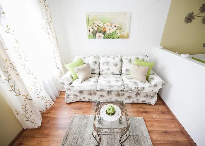 Apartment Traditional Tav - Entire